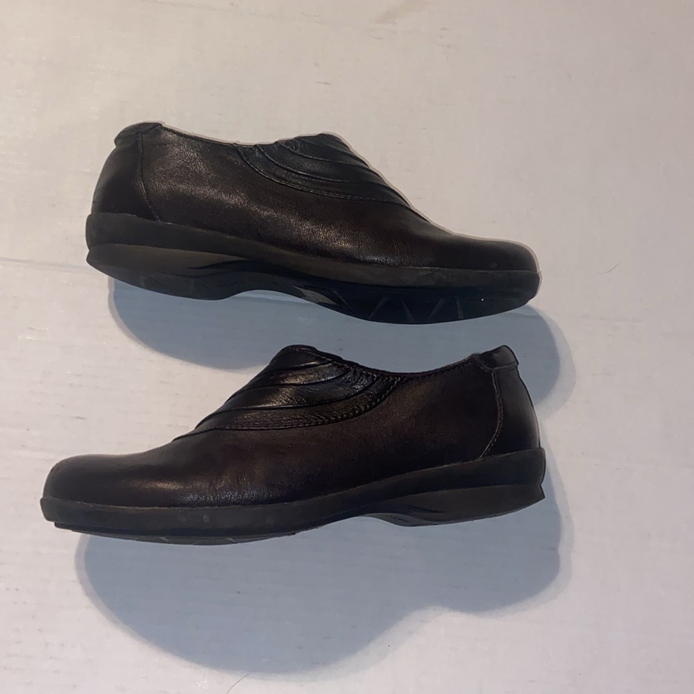 Michelle D slip on brown shoes size 9.5 M